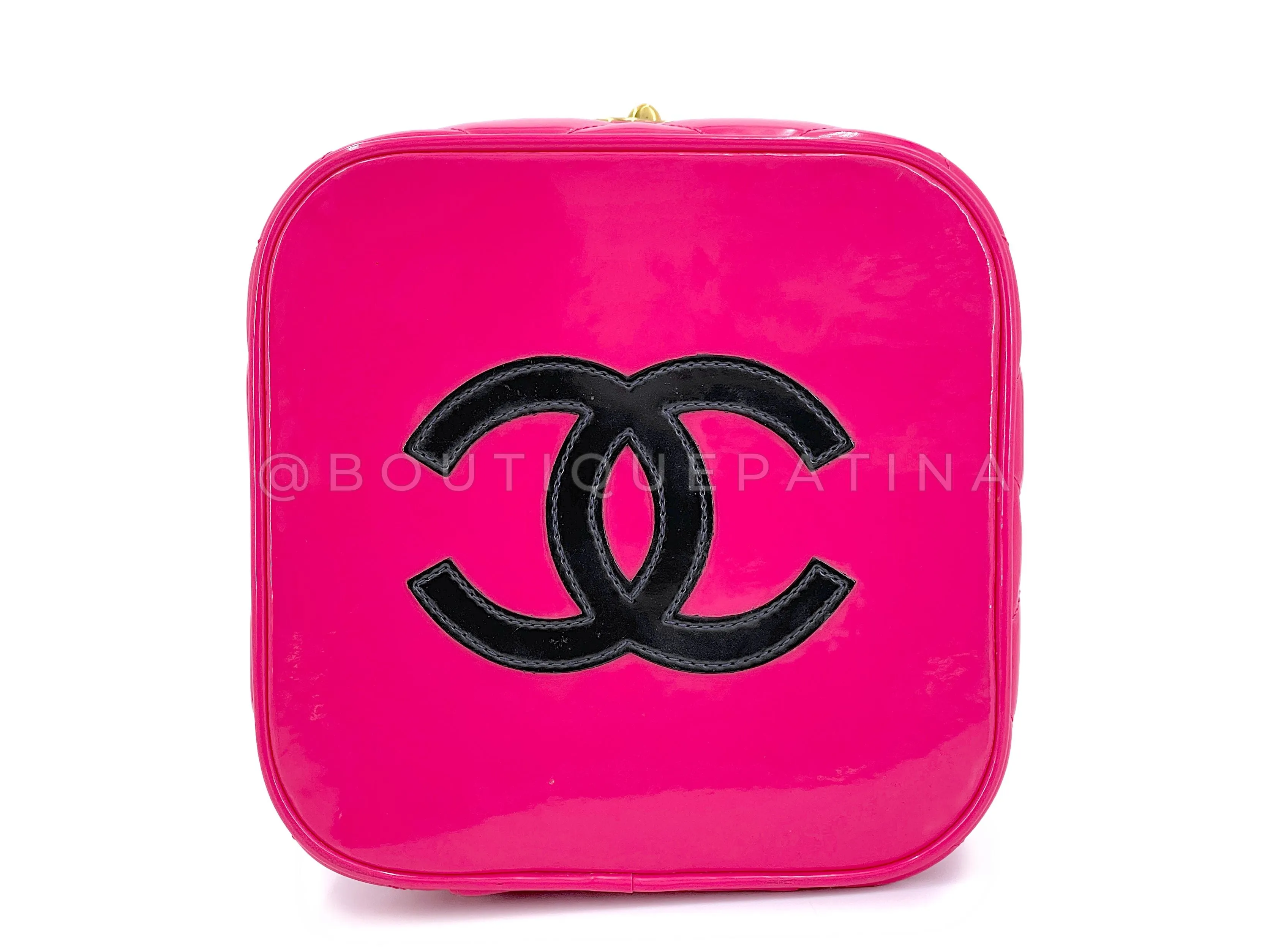 Chanel 1995 Vintage "Barbie" Pink Patent Heart-Mirror Vanity Case Bag