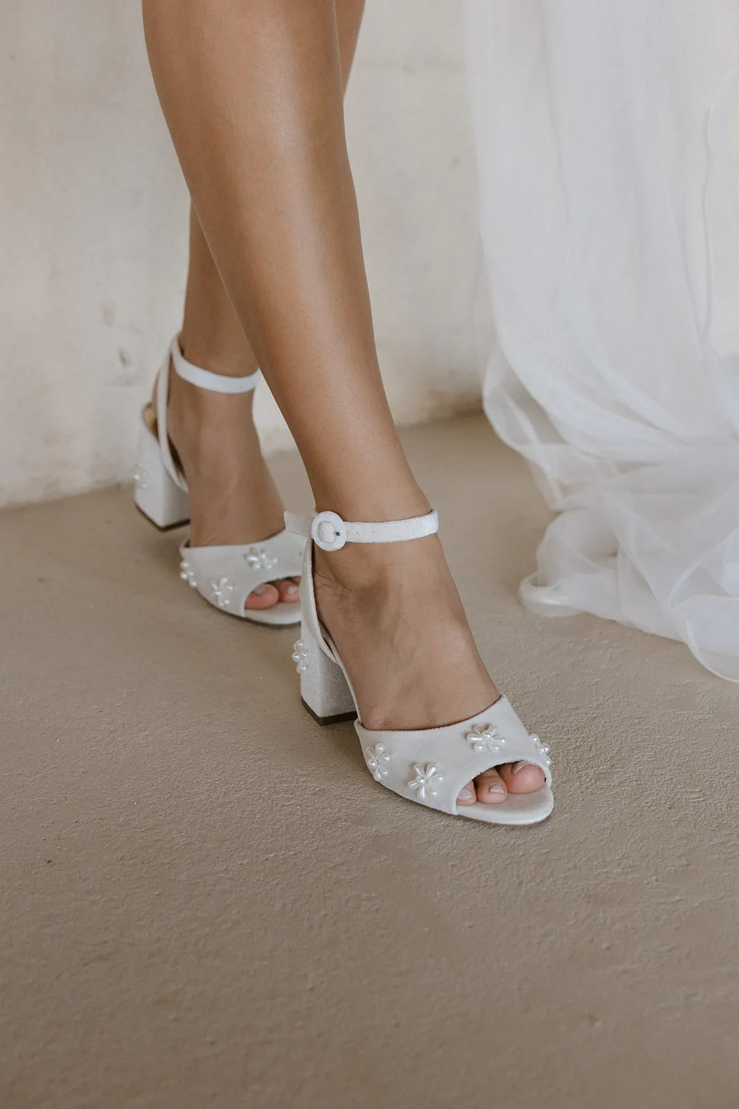 STORIES - VELVET PEARL FLOWER BRIDAL SHOES